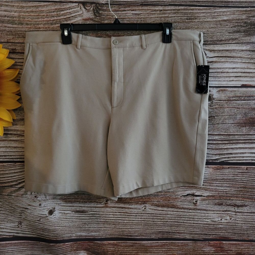 Jones New York shorts men's 42" Khaki performance knit NWT
